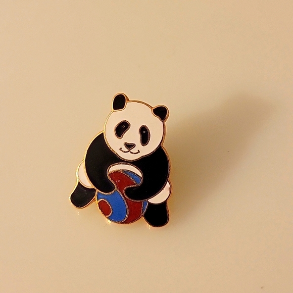 Jewelry - Panda Pin Brooch